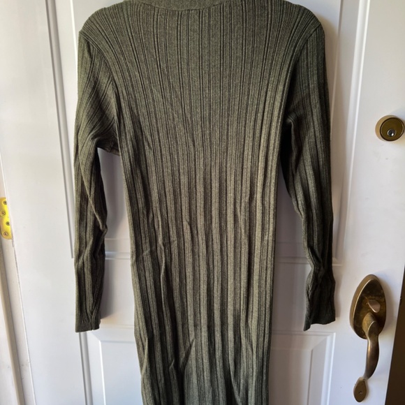 Denver Hayes Long Green Button Cardigan - Picture 3 of 4